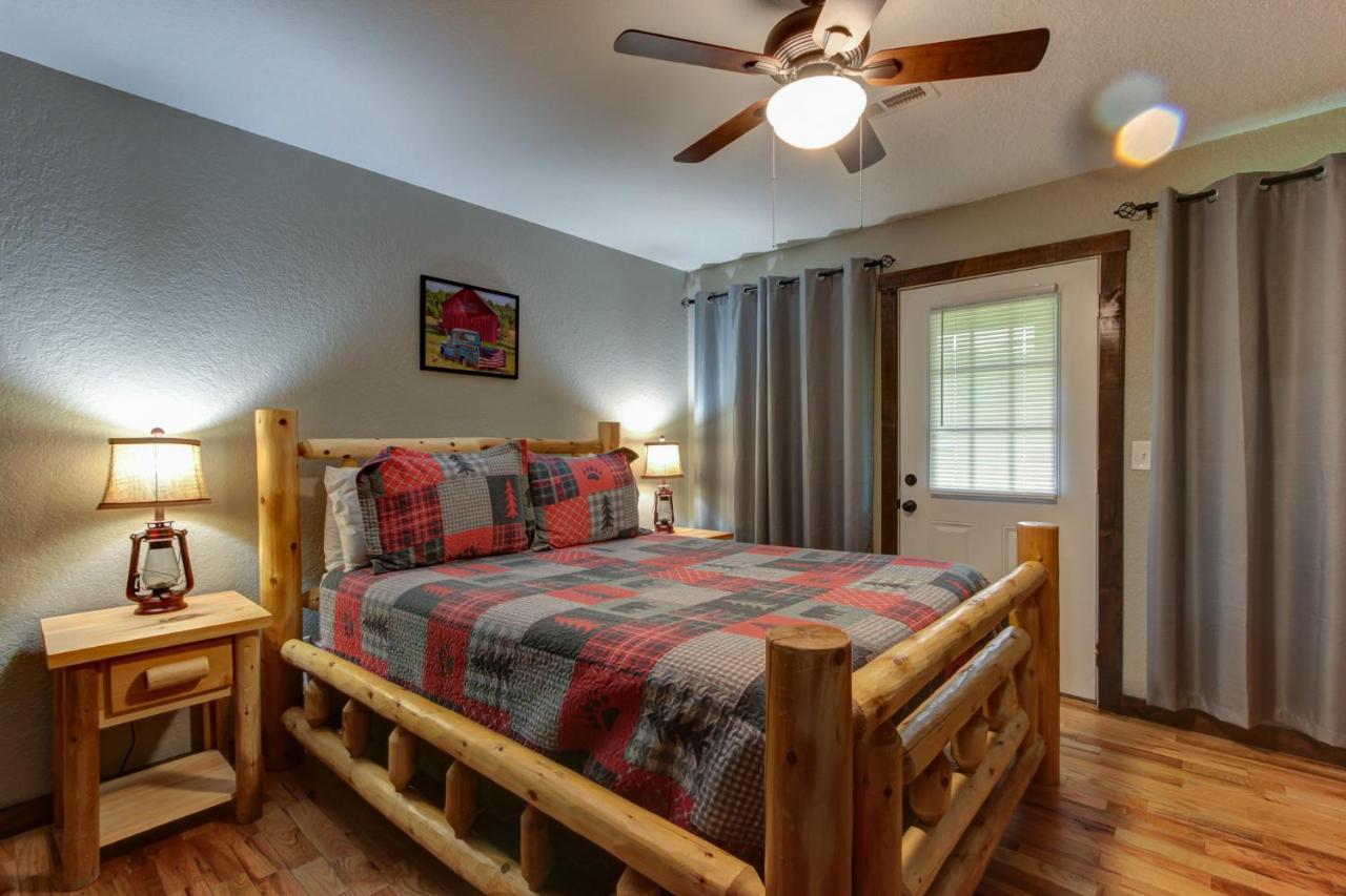 3 Master Bedrooms - Sleeps 10 - Location - Game Room - Hot Tub Pigeon Forge Exterior foto