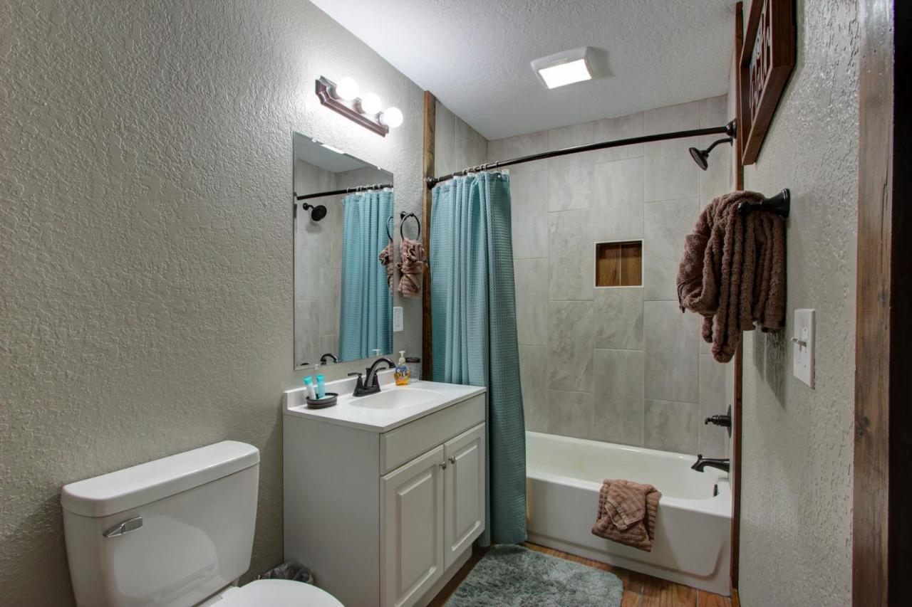 3 Master Bedrooms - Sleeps 10 - Location - Game Room - Hot Tub Pigeon Forge Exterior foto