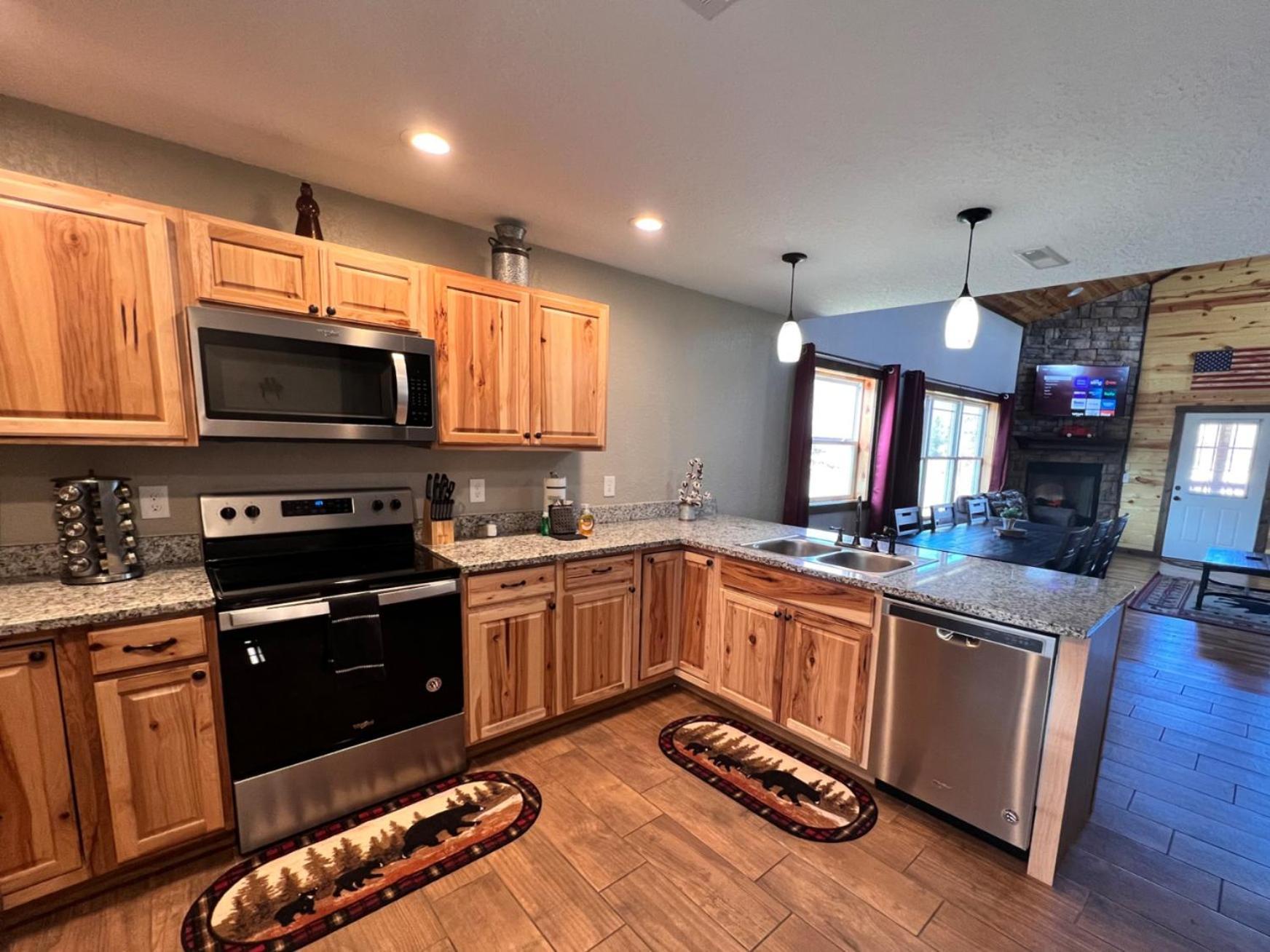 3 Master Bedrooms - Sleeps 10 - Location - Game Room - Hot Tub Pigeon Forge Exterior foto